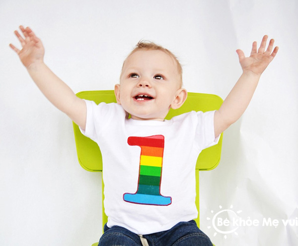 chăm sóc trẻ sơ sinh 12 tháng tuổi