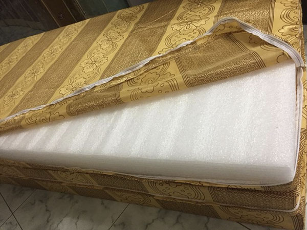 đệm xốp ép trẻ em