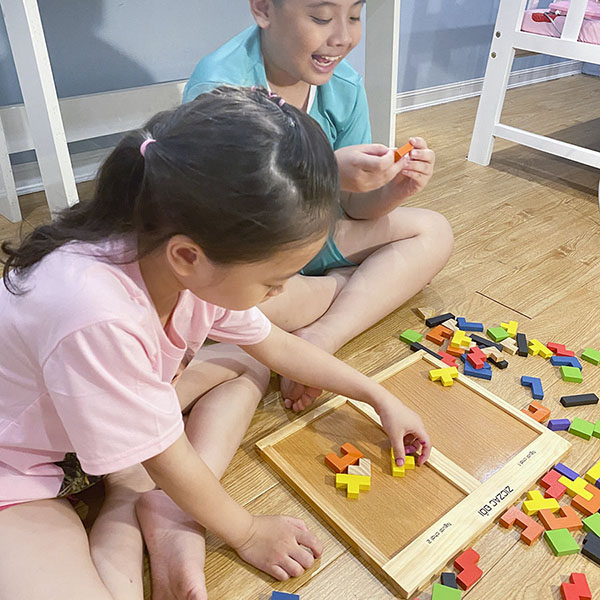 đồ chơi thông minh cho bé