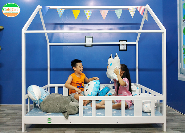 giường ngủ cho bé hình ngôi nhà