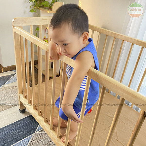 cũi gỗ an toàn với bé