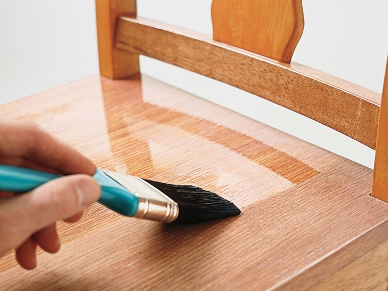 giường ngủ trẻ em được phủ sơn bảo vệ