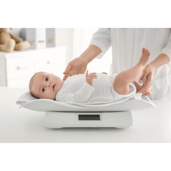 bé bị còi cọc vì không chịu ăn