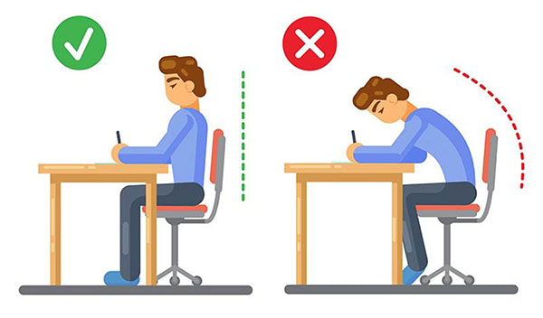 trẻ ngồi hoc sai tư thế